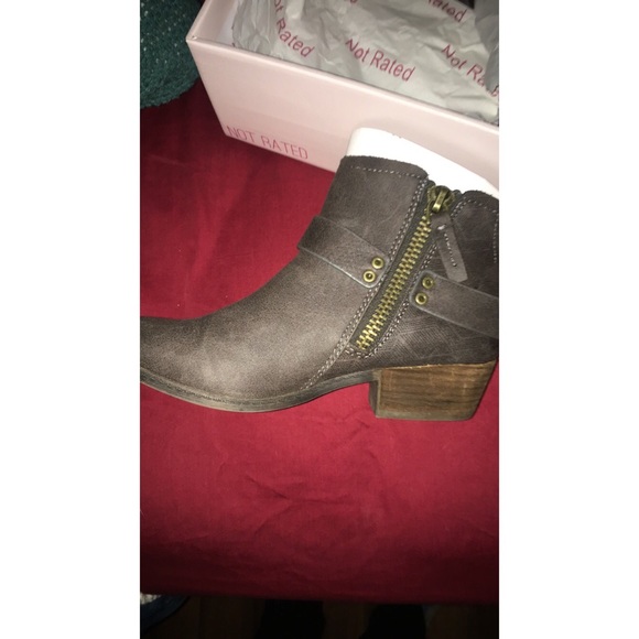 Not Rated Distressed Ankle Boots - Picture 4 of 6